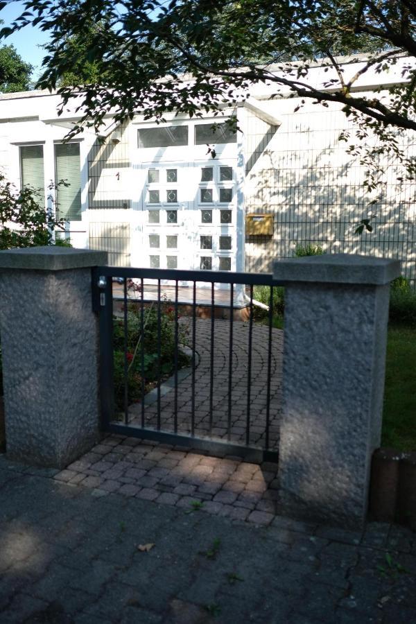 Ruhiges Haus Mit Privatem Garten Halstenbek Exteriér fotografie